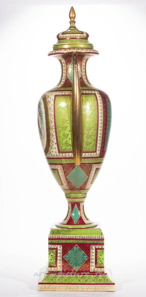 Royal Vienna , Австрийская королевская фарфоровая ваза из Вены с крышкой