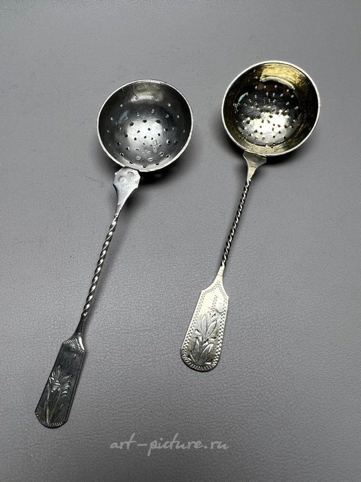 Русское серебро , Два императорских русских серебряных дуршлага