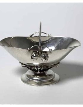 купить Серебряная вазочка в стиле арт нуво. Дания, г. Копенгаген, Georg Jensen, 1933-1944 гг.