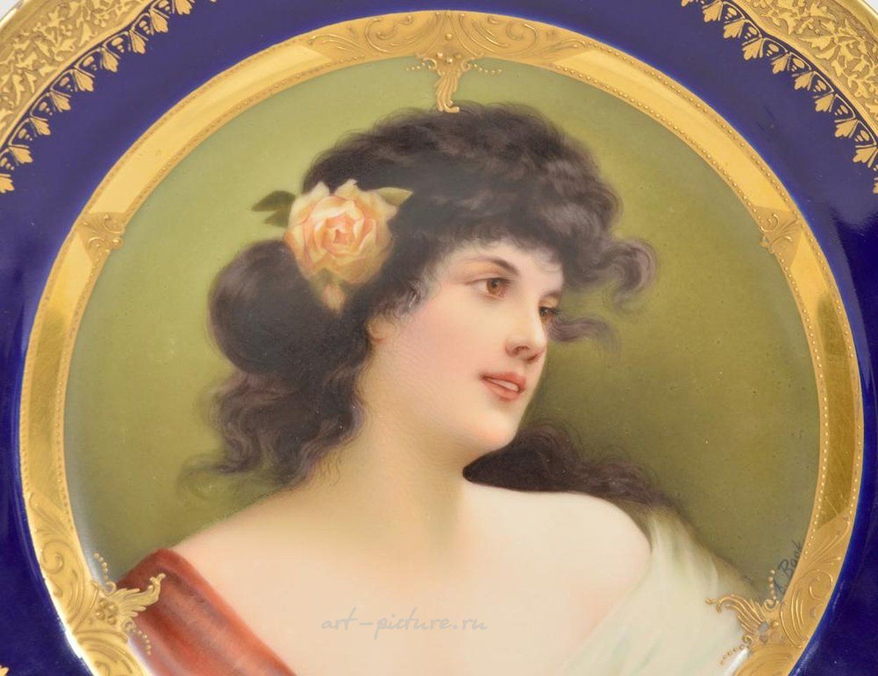 Royal Vienna , Портретная тарелка королевской Вены с изображением женщины с розой в волосах