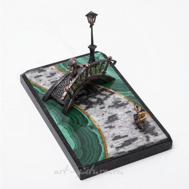 Ювелирная скульптурная композиция "Мальчик на мосту"