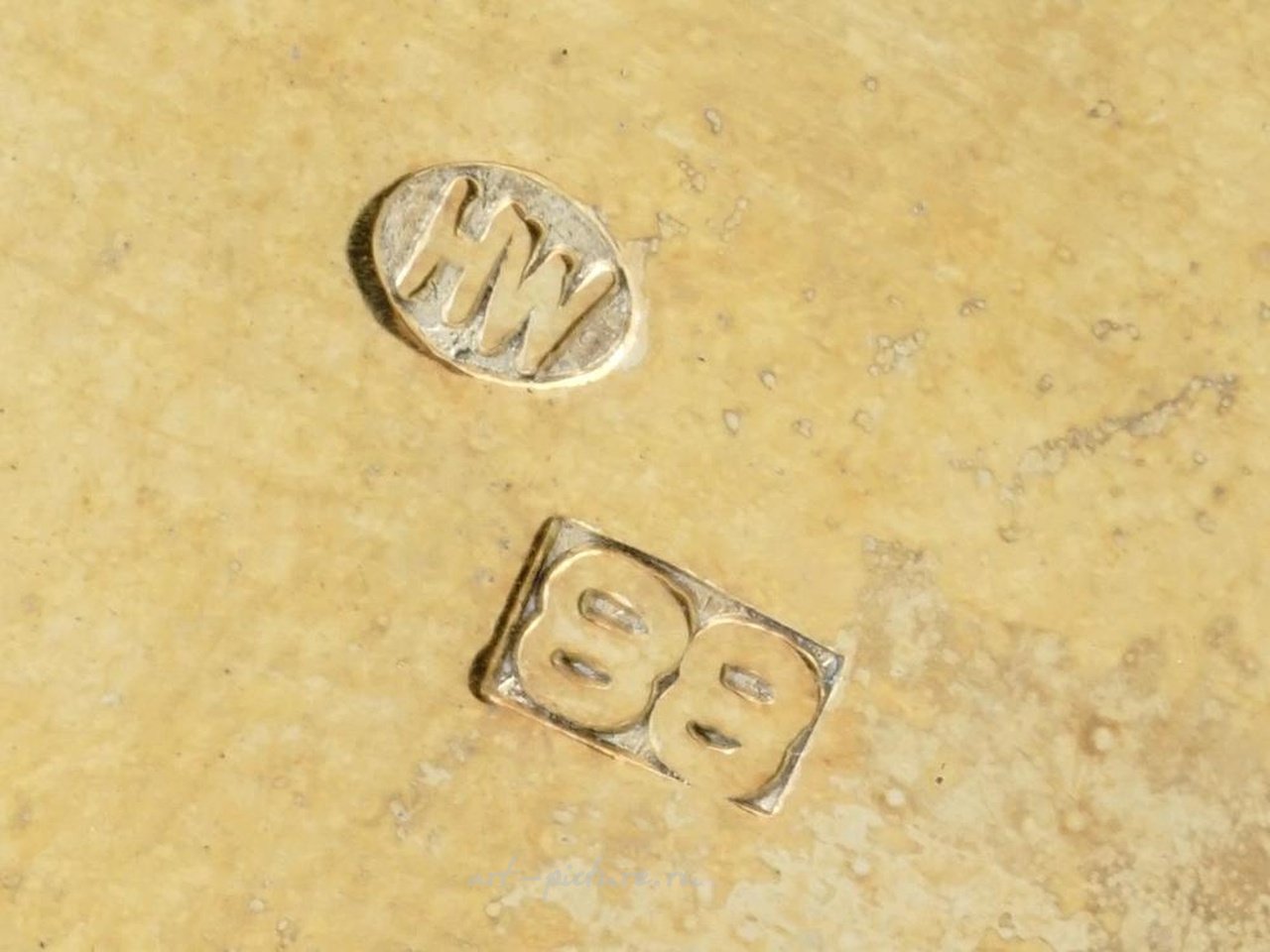 Русское серебро , Серебряная чашка и блюдце с эмалью в технике клоизонне