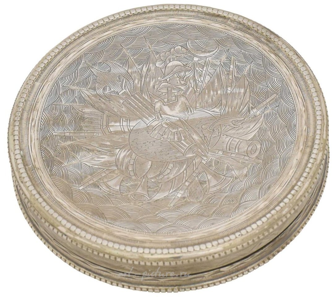 Русское серебро , Серебряная русская табакерка с отпечатками медали "В память о смерти императрицы Елизаветы I Российской"