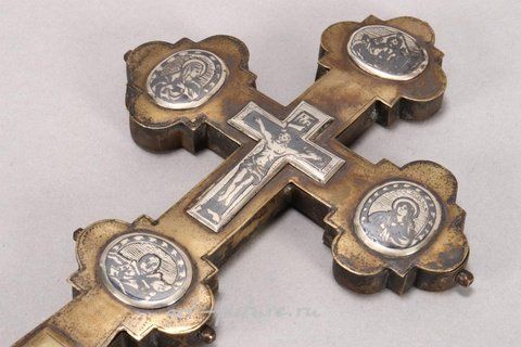 Русское серебро, Крест c серебряной фигурой