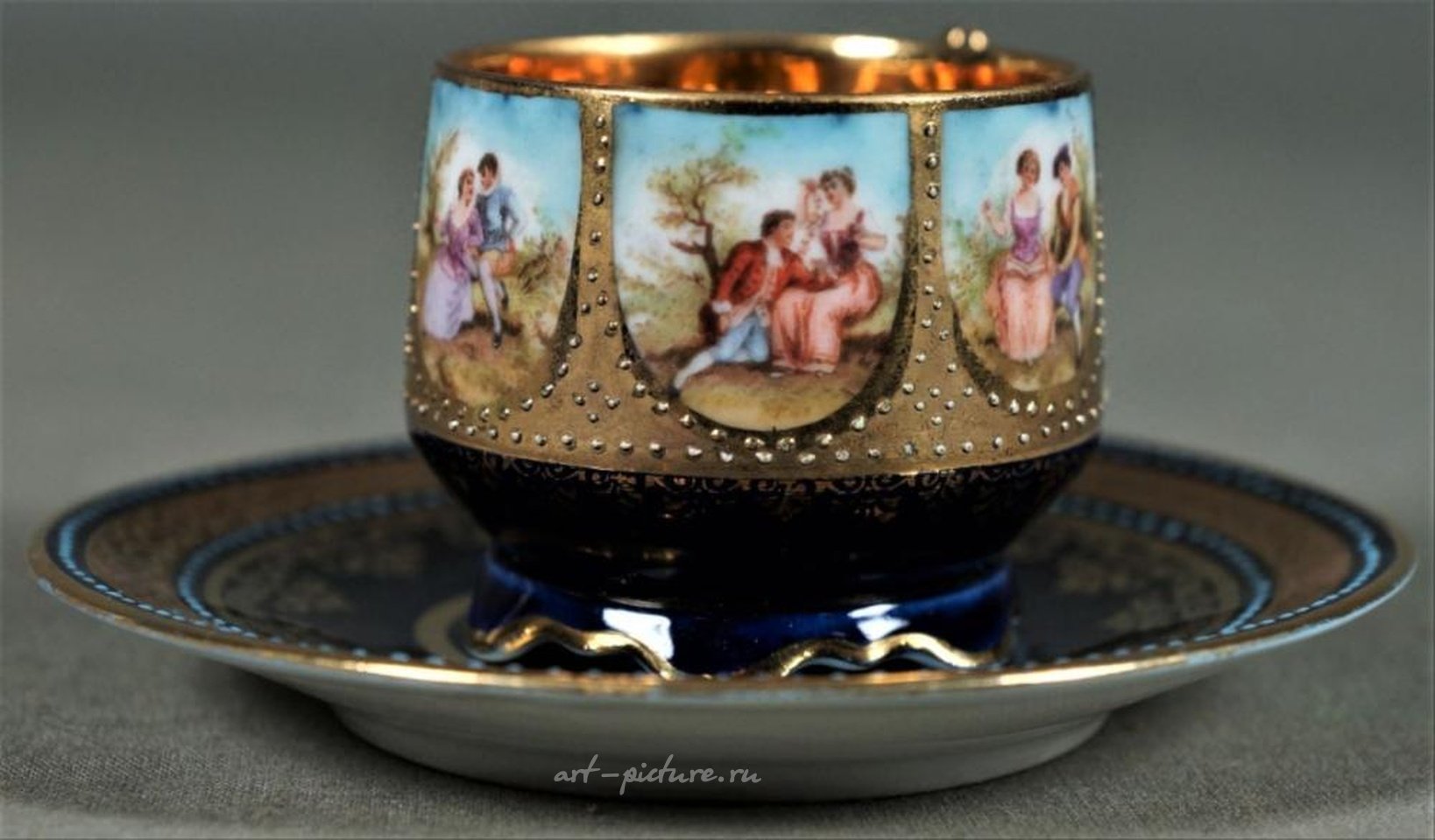 维也纳皇家瓷器 , 维也纳皇家杯和托盘咖啡杯