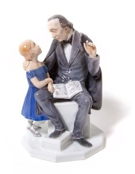 купить Писатель Ганс Христиан Андерсен с девочкой. Дания, г. Копенгаген, Bing & Grondahl