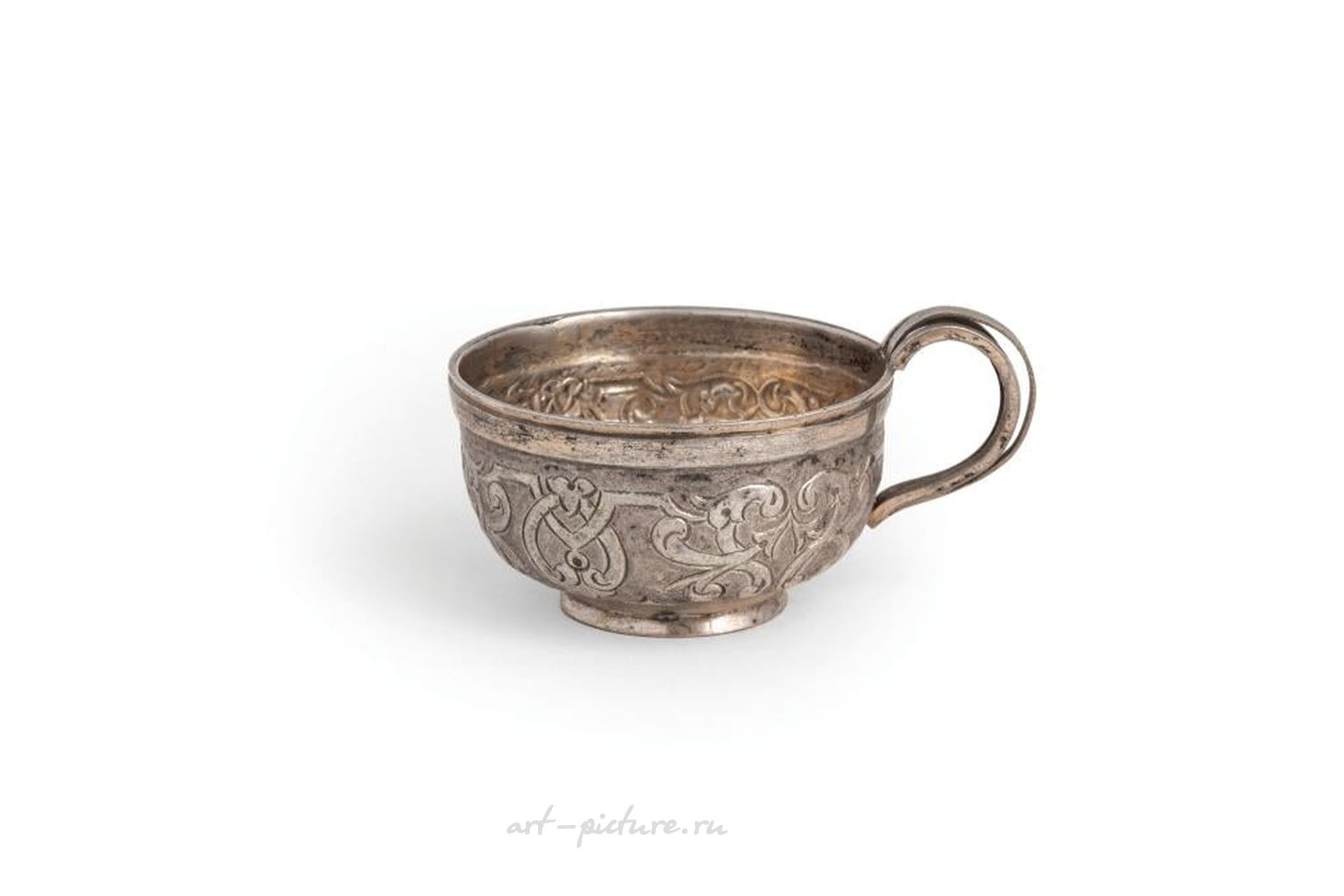 Русское серебро , Набор из девяти русских серебряных чашек