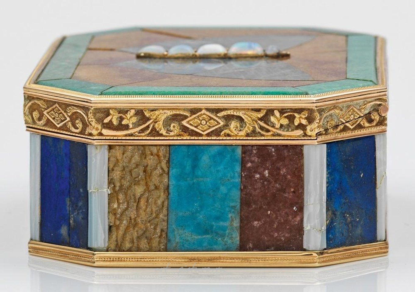 维也纳皇家瓷器 , 高度重要的帝国宝石烟盒