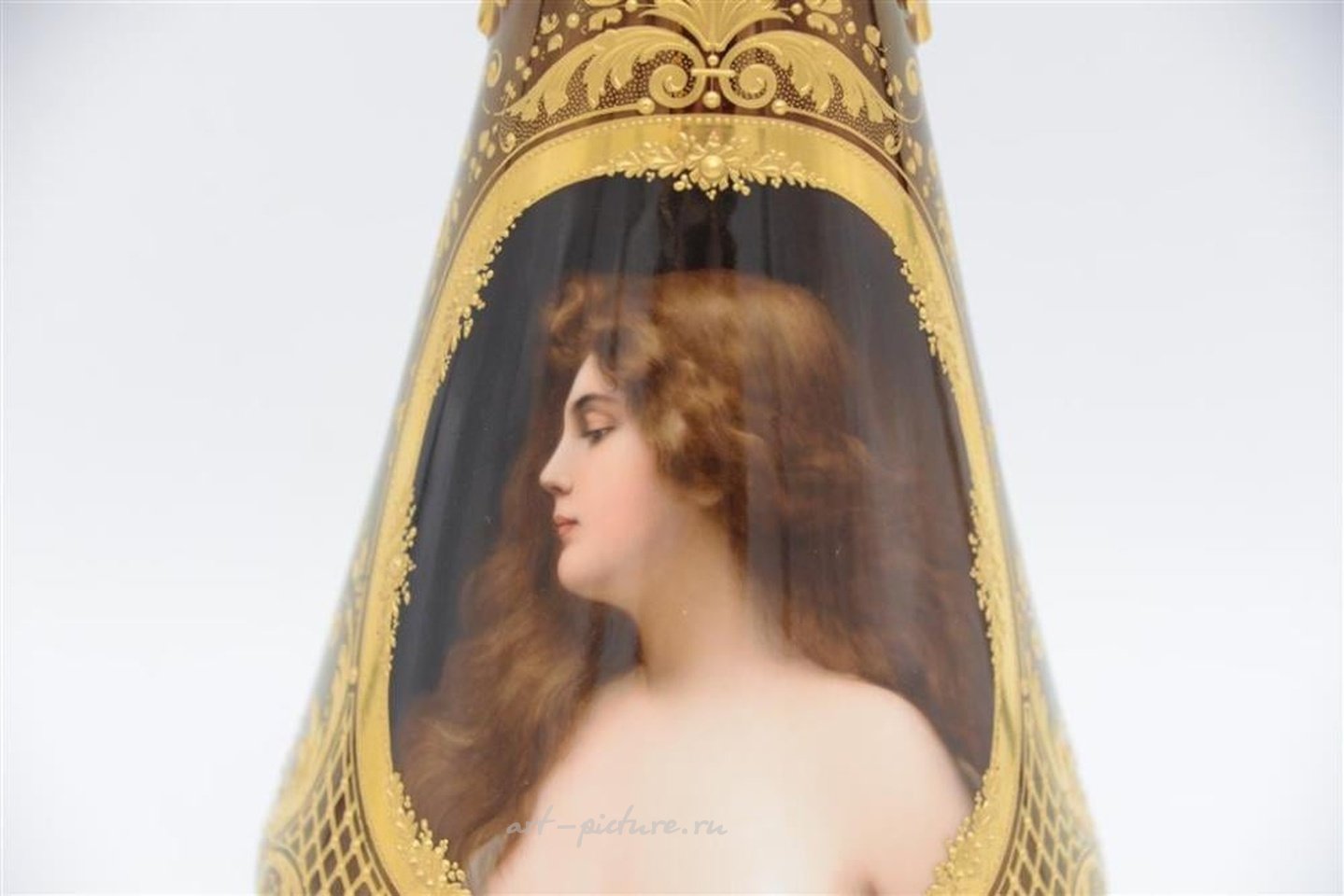 Royal Vienna , Фарфоровая ваза "Royal Vienna Portrait" с ручками и подписью "Донат"