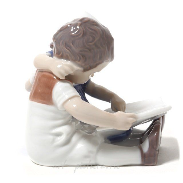 Дети, читающие книгу. Дания, г. Копенгаген, Bing & Grondahl