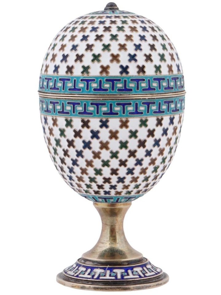 Русское серебро , Русское серебряное яйцо с эмалью плике-а-жур и иконой