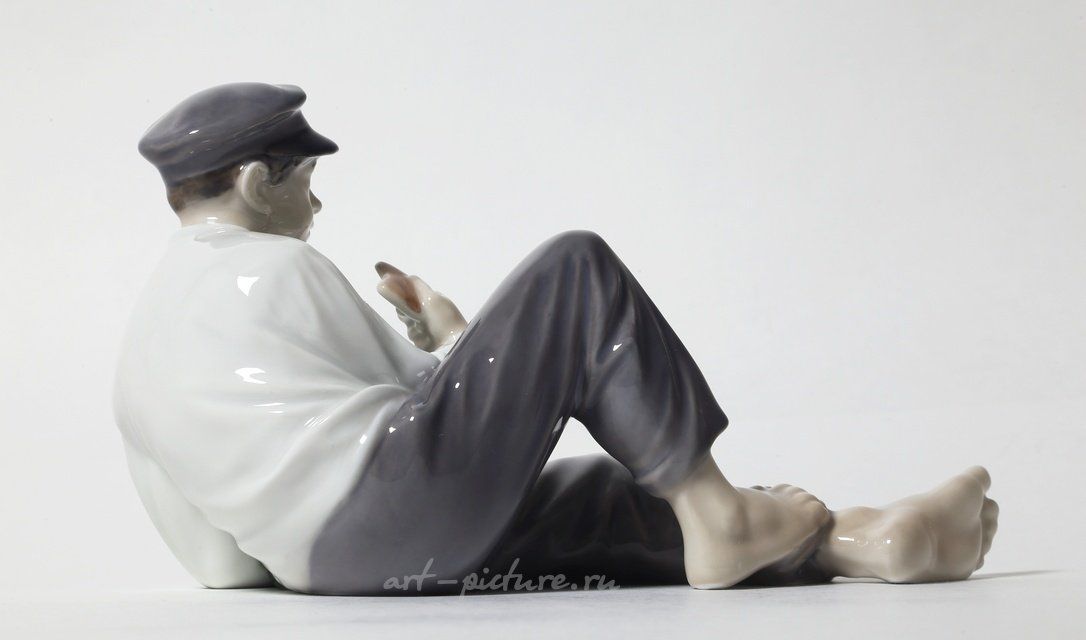 Паренек за обедом. Дания, г. Копенгаген, Royal Copenhagen