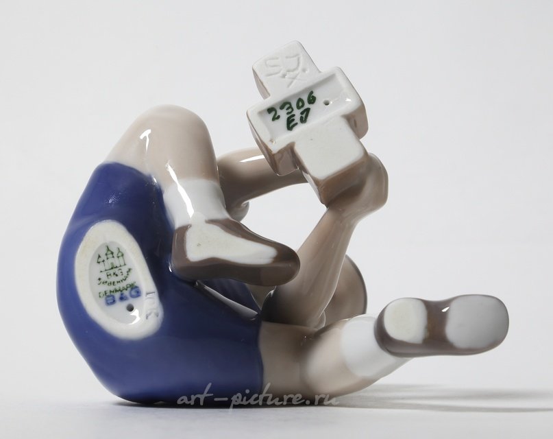 Маленький строитель. Дания, г. Копенгаген, Bing & Grondahl