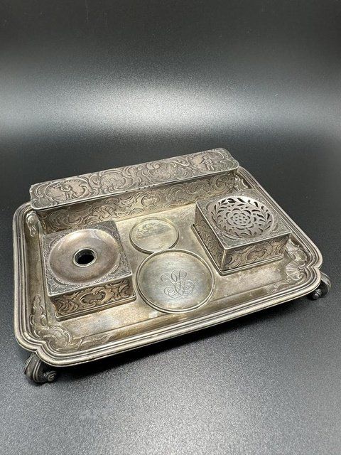 Чернильный прибор, 1752 год Россия Санкт-Петербург, принадлежащий русской императрице Елизавете Петровне Романовой (из дворца)