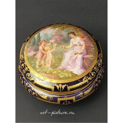 Royal Vienna,  {obj.name}}