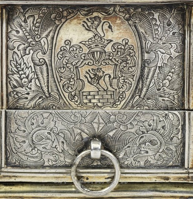 Серебряная письменная шкатулка Якоба Мореса I, подарок императору Петру I