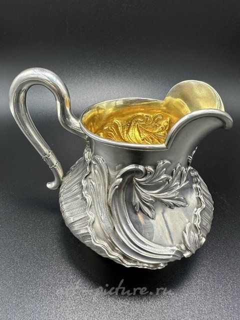 Молочник производства ювелирной мастерской К.Фаберже, Российская империя.