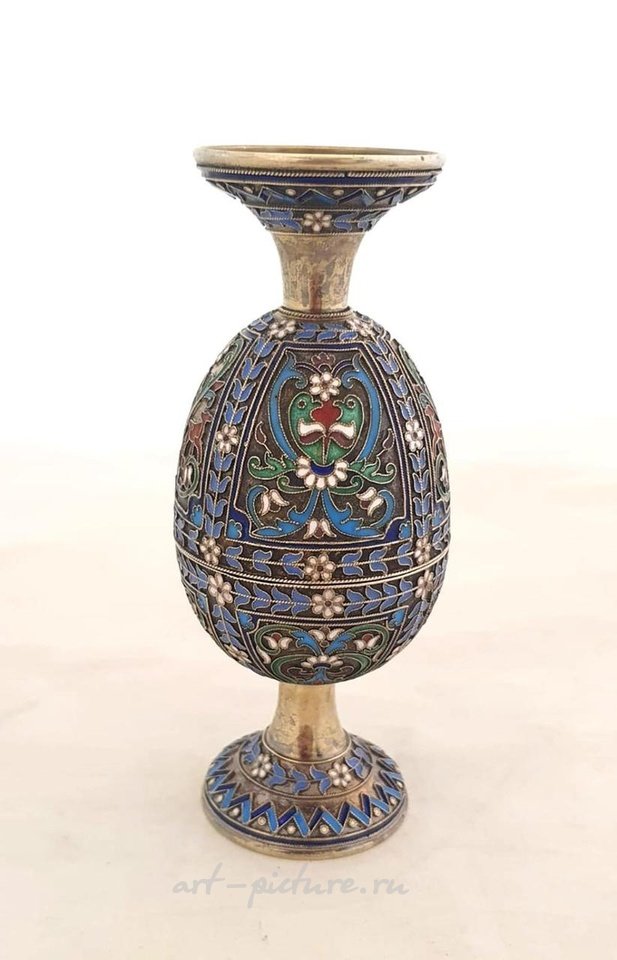 Русское серебро , Русское серебряное эмалевое яйцо.