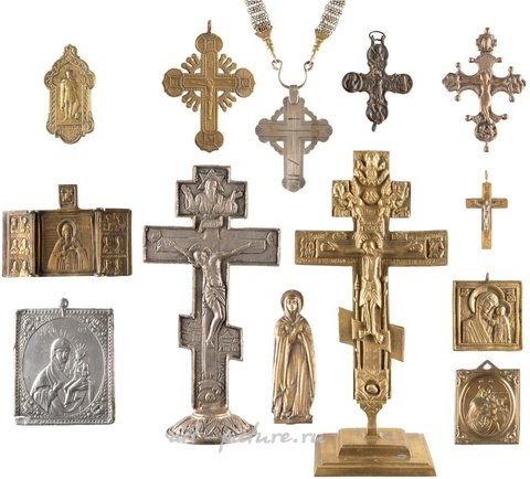 Русское серебро, ПОЛОВИНКА КРЕСТА-ЭНКОЛПИОНА, ШЕСТЬ РАСПЯТИЙ И ШЕСТЬ МЕДНЫХ ИКОН