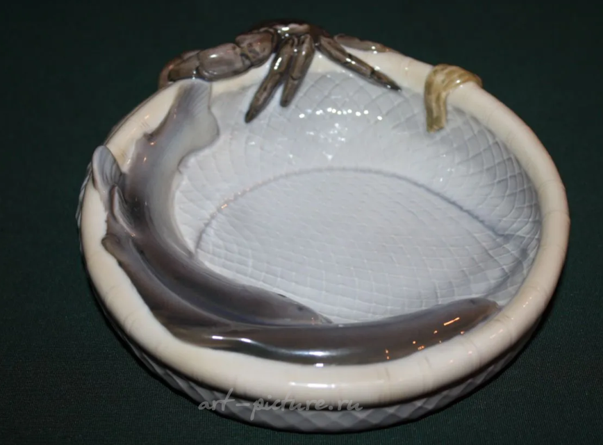 Фарфоровая ваза с крабом и сельдью.​ Bing & Grondahl