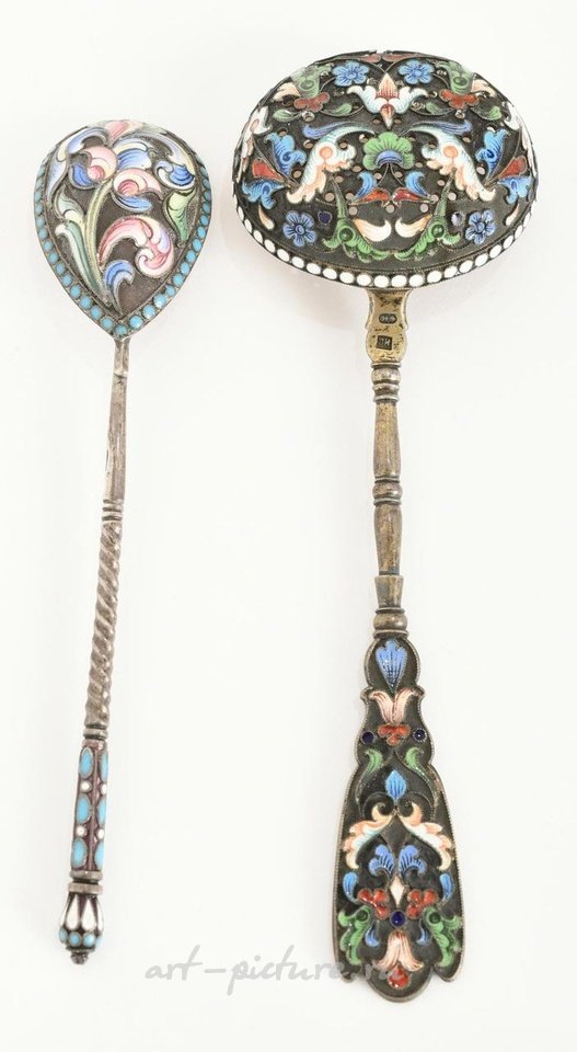Русское серебро , Две русских серебряных и эмалированных ложки