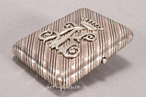 Русское серебро, Серебряный и эмалевый поргтсигар в русском стиле.