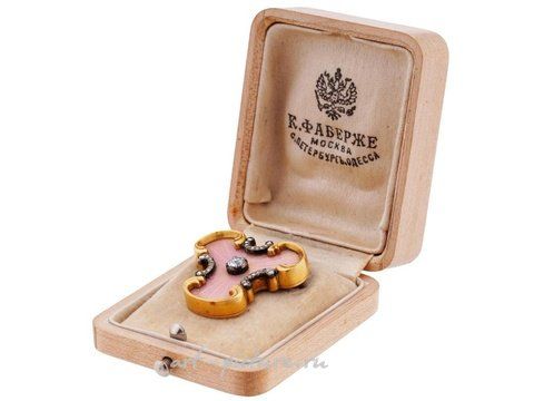 Русское серебро, Золотая эмаль и бриллиантовая брошь русского производства Фаберже в оригинальной коробке