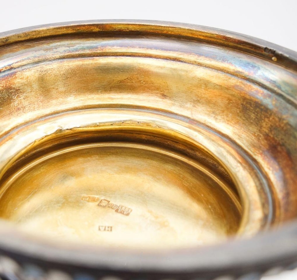 Русское серебро , Это изысканная императорская русская серебряная позолоченная ваза