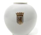 Статуэтка Фарфоровая ваза с гербом…