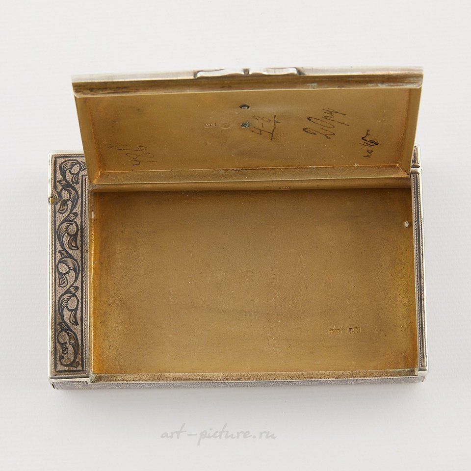 Русское серебро , Русский серебряный портсигар