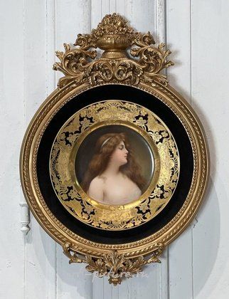 Royal Vienna,  {obj.name}}