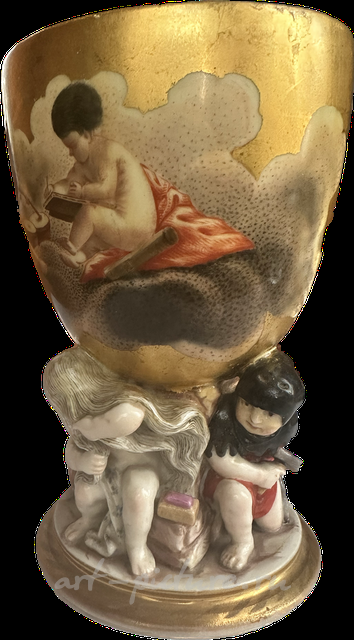 Старинный коллекционный фарфоровый кубок. KPM