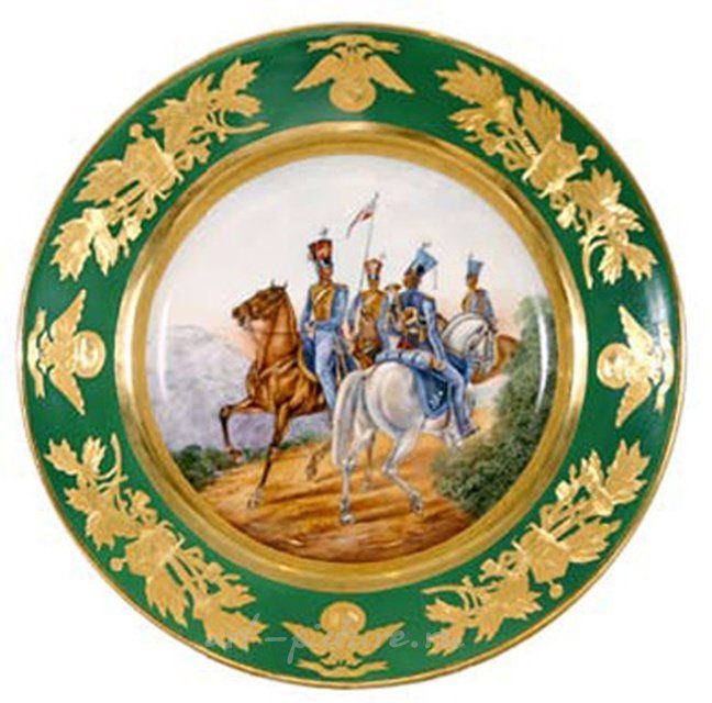 ФАРФОРОВАЯ ТАРЕЛКА С РУЧНОЙ РОСПИСЬЮ “1818 Рядовой Уланского полка”