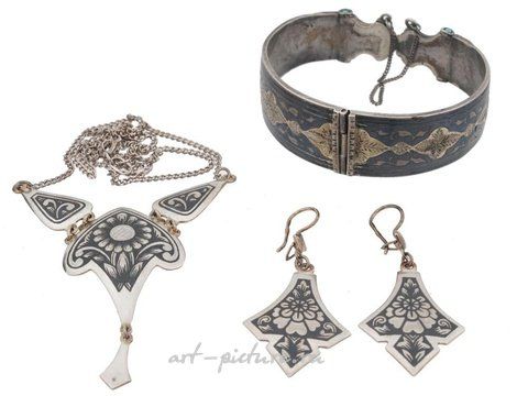 Русское серебро, Набор серебряных украшений с цветочным ниелло-декором