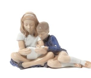 Дети за чтением. Дания, г. Копенгаген, Royal Copenhagen