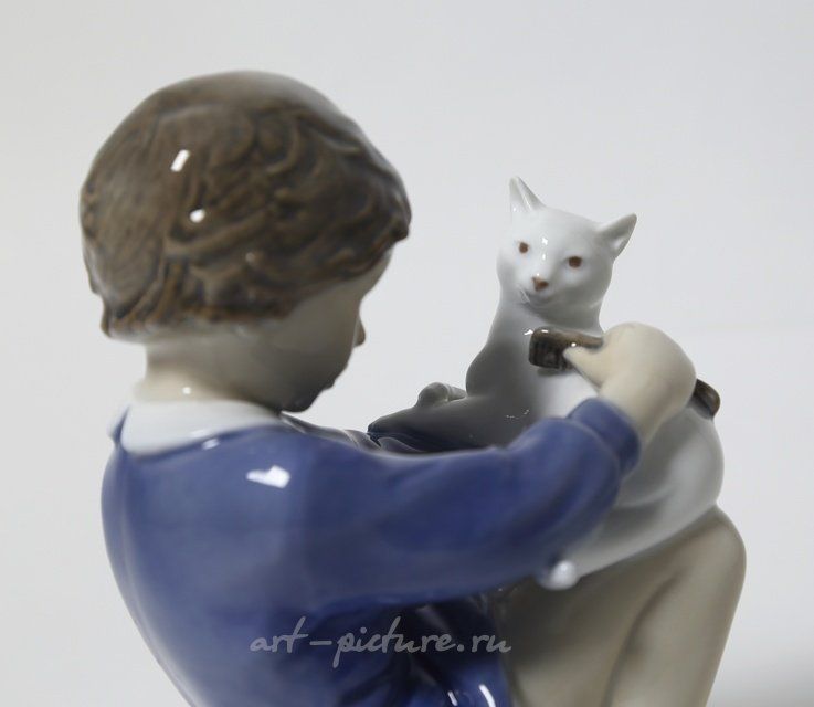 Девочка с кошкой. Дания, г. Копенгаген, Royal Copenhagen