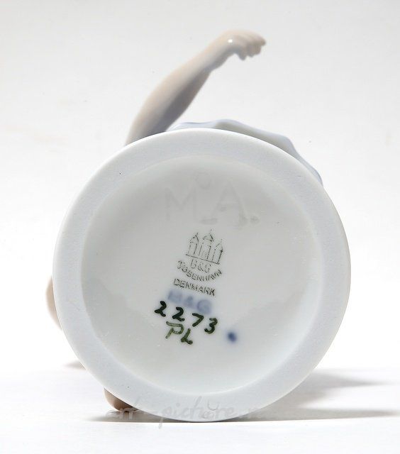 "My balloon. Denmark, Copenhagen, Bing & Grondahl"