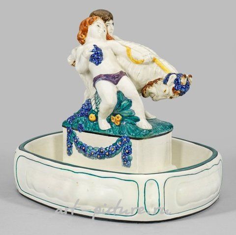 Карлсруэская керамическая чаша с бакхантами