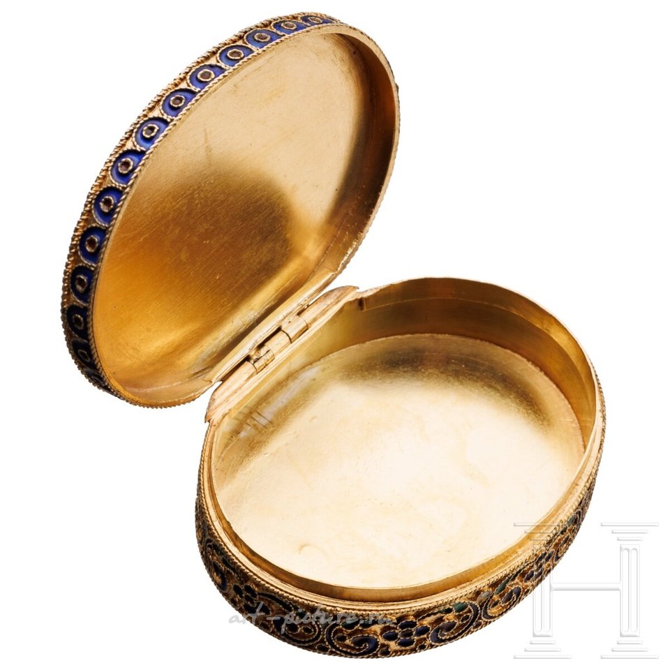 Русское серебро , Эмалевая пилюльница,, Санкт-Петербург, Григорий Панкратов