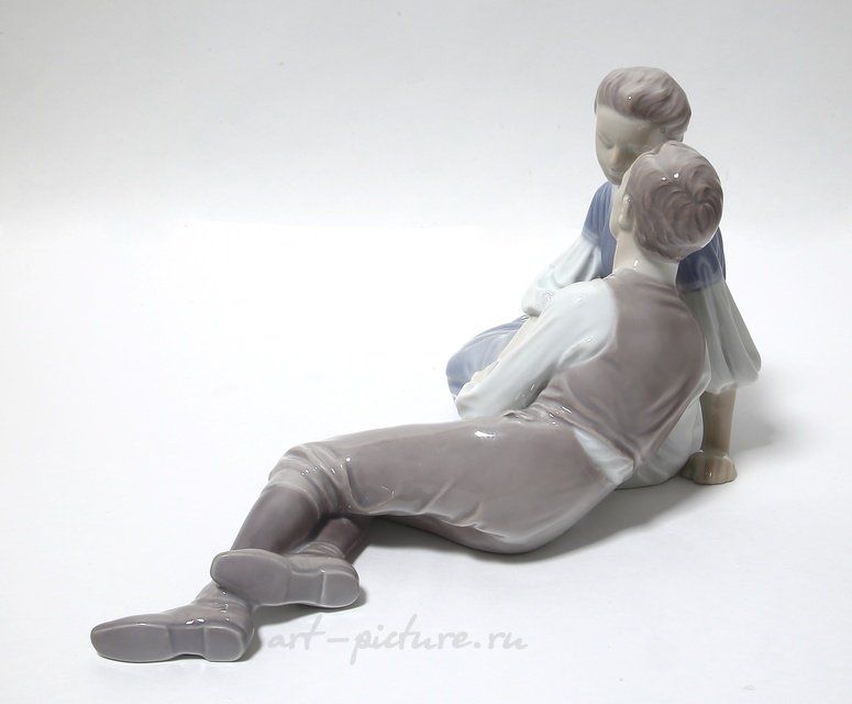 Юношеская любовь. Дания, г. Копенгаген, Bing & Grondahl