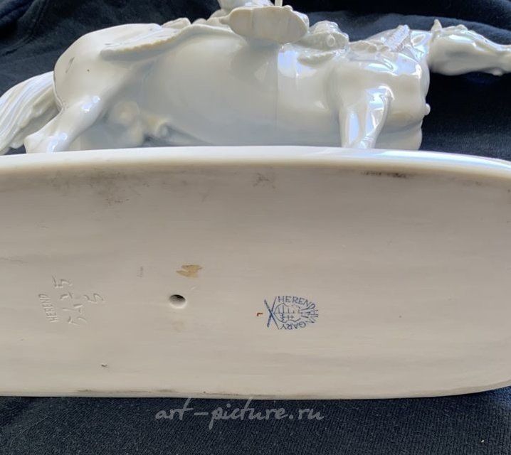 Фарфоровая статуэтку «ВСАДНИК АНДРАШ ХАДИК ФОН ФУТАК» HEREND