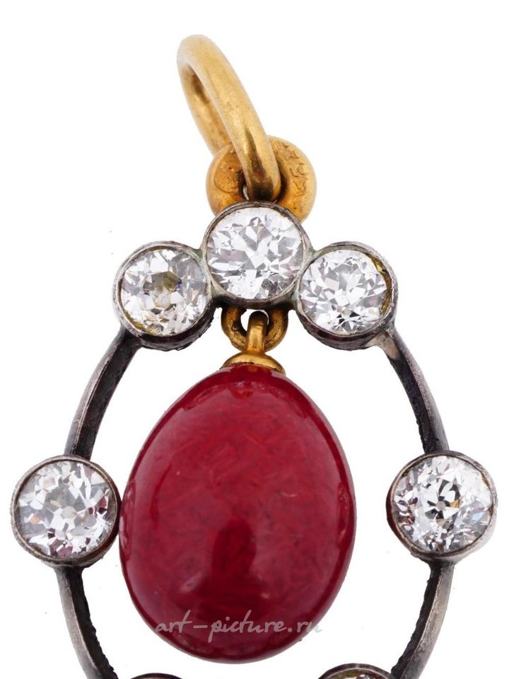 Русское серебро , Русская серебряная подвеска в форме яйца с золотым пурпурином