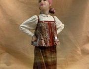 Авторская скульптура из камня "Барыня" (h=35 см, цветные камни)