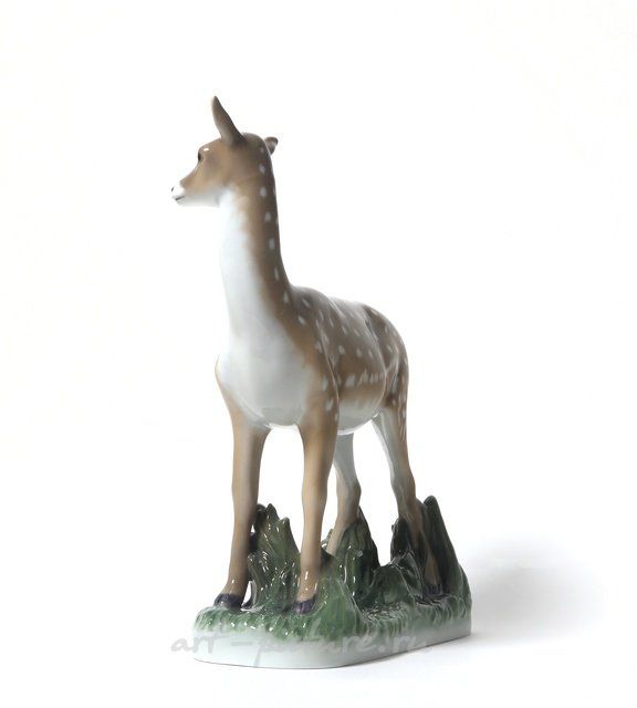 Молодая косуля. Дания, г. Копенгаген, Royal Copenhagen