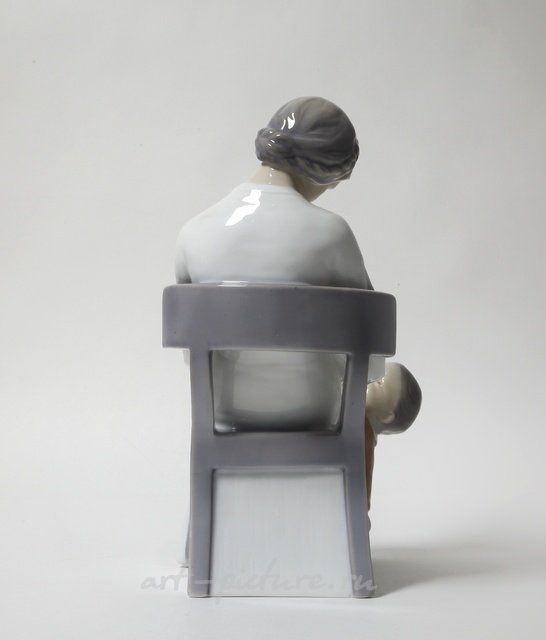 Мама Дики. Дания, г. Копенгаген, Bing & Grondahl