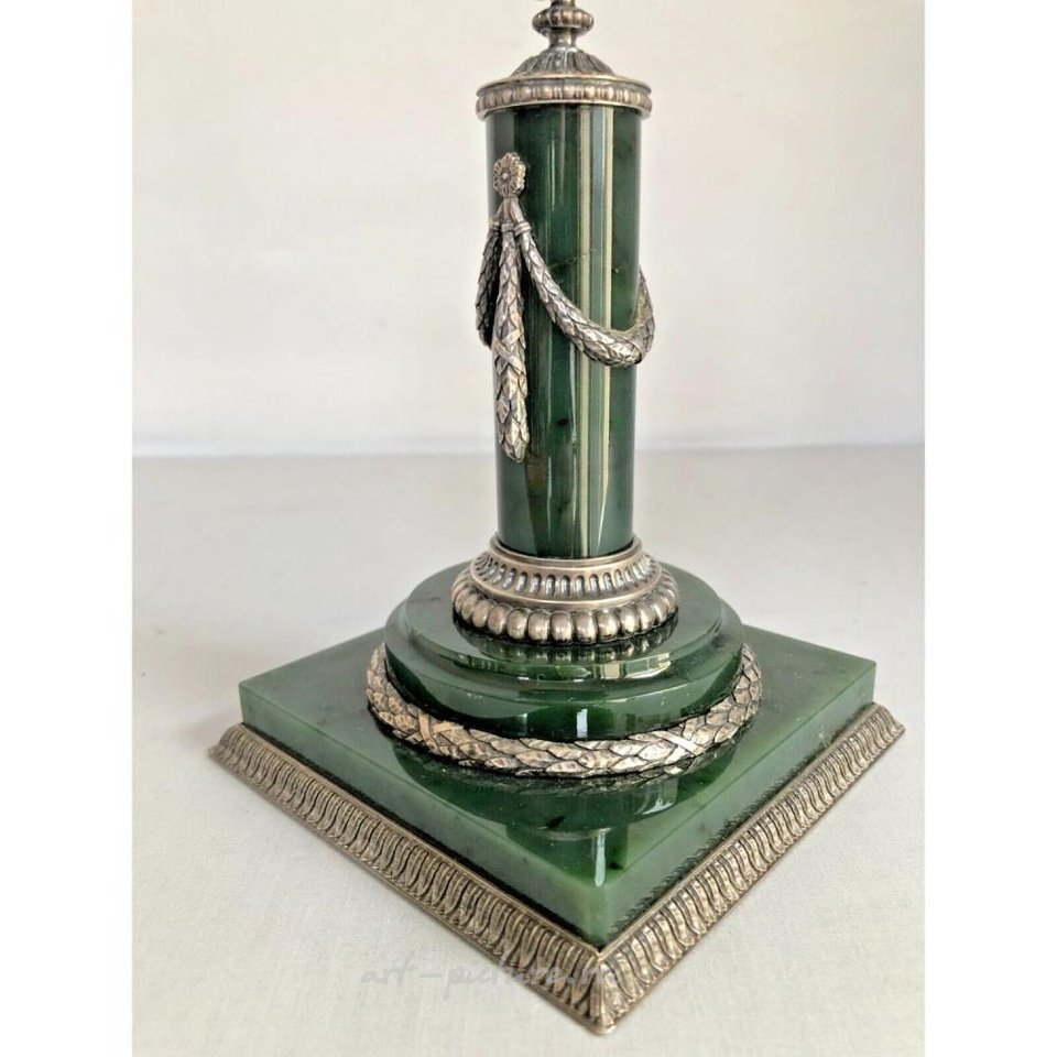 Русское серебро , Русские часы в императорском стиле из нефрита с серебряным покрытием
