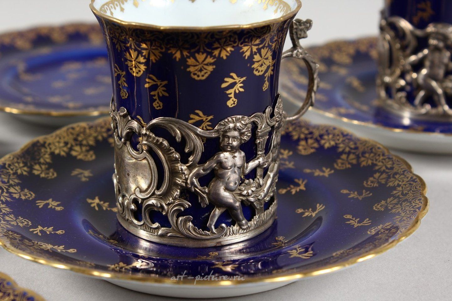 Royal Vienna , Королевский набор чашек и блюдец венского стиля с позолоченными узорами