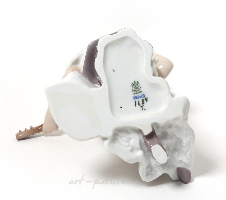 Девушка с гитарой