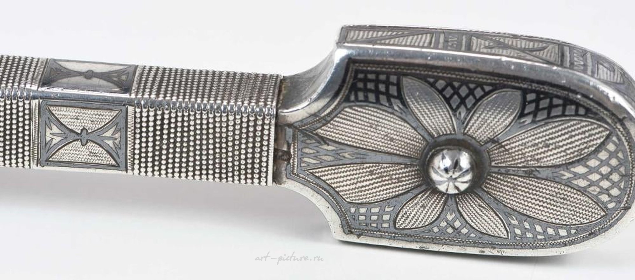 Русское серебро , Кинжал с ножнами