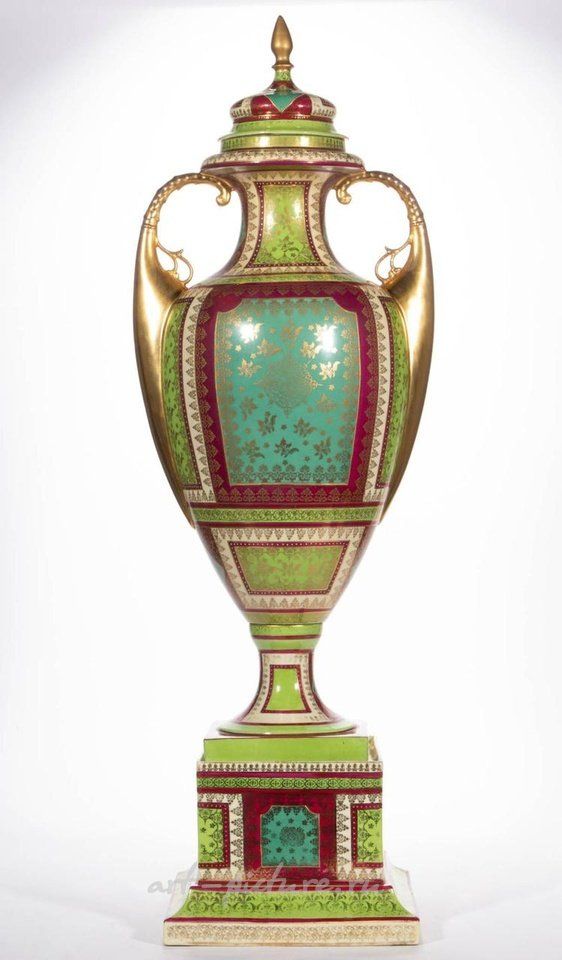 Royal Vienna , Австрийская королевская фарфоровая ваза из Вены с крышкой